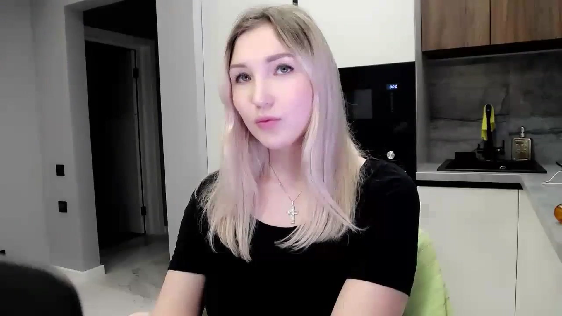 Gallery image thumbnail from Ashley_cutie_'s myfreecams stream on, 04/14/2024, 15:30 image 6 of 20