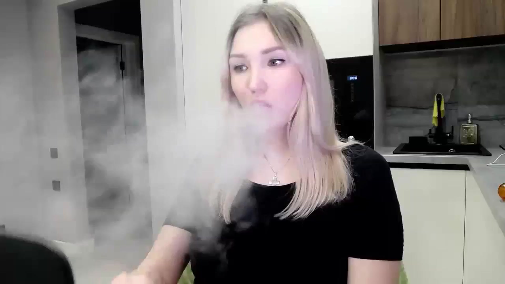 Gallery image thumbnail from Ashley_cutie_'s myfreecams stream on, 04/14/2024, 15:30 image 4 of 20