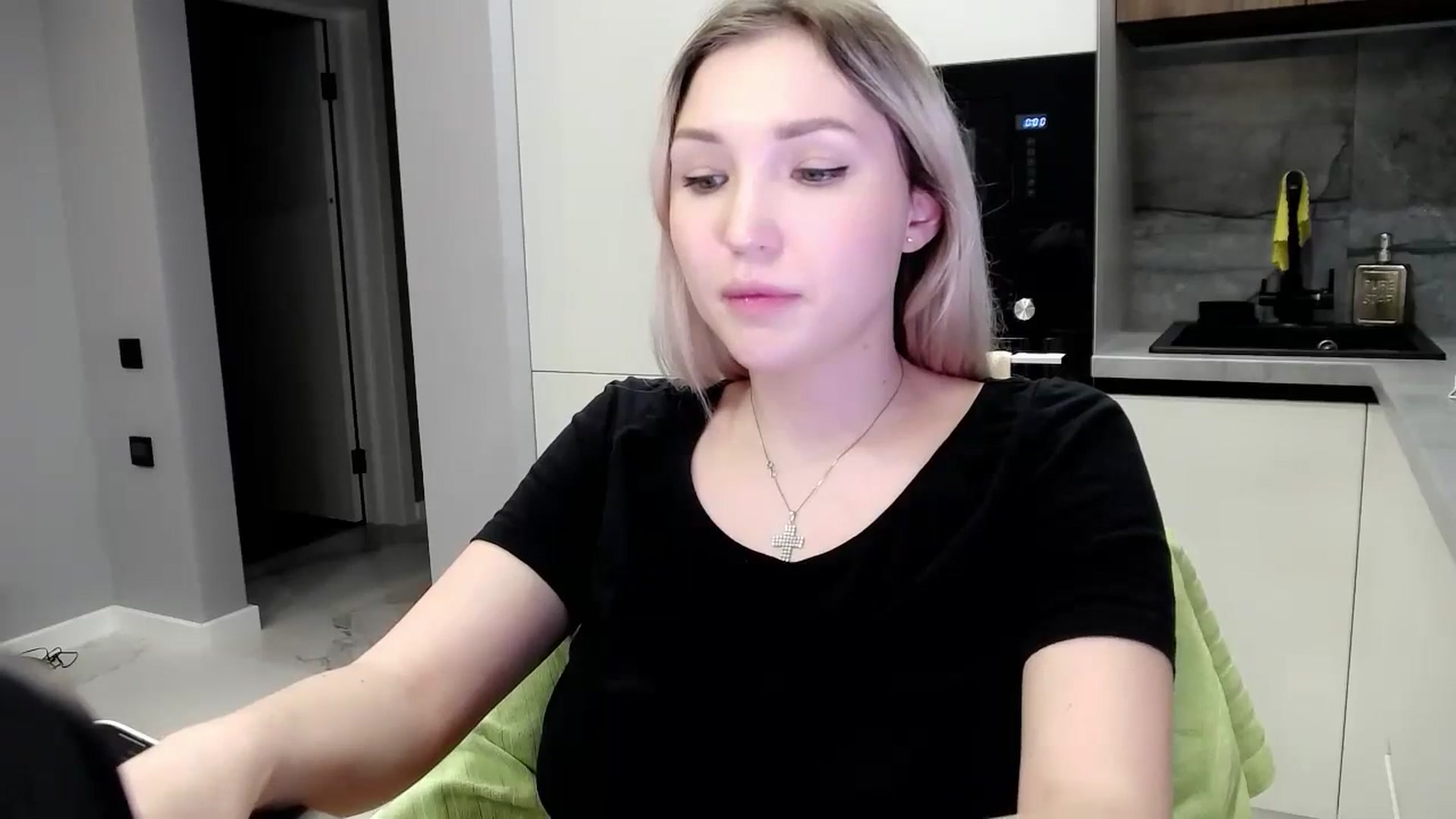 Gallery image thumbnail from Ashley_cutie_'s myfreecams stream on, 04/14/2024, 17:35 image 9 of 20