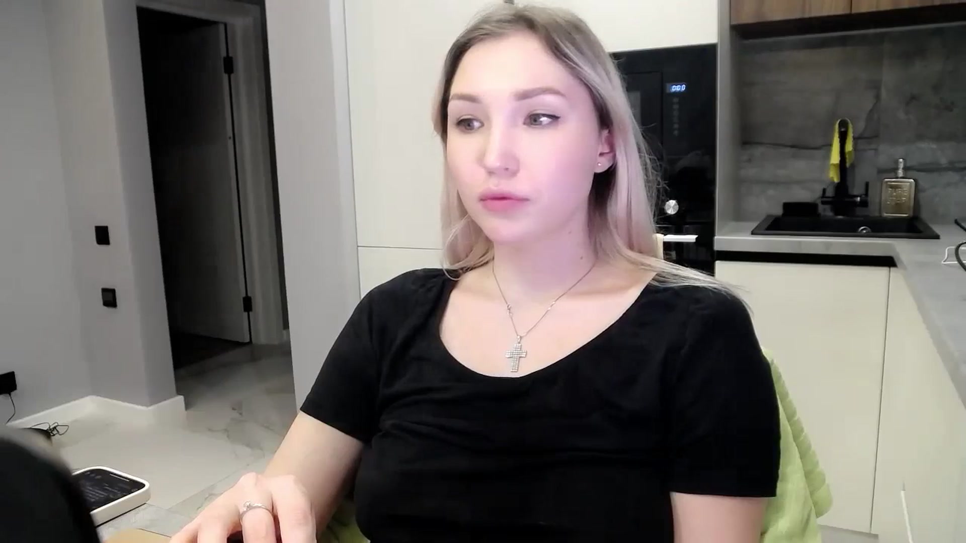 Gallery image thumbnail from Ashley_cutie_'s myfreecams stream on, 04/14/2024, 17:35 image 10 of 20