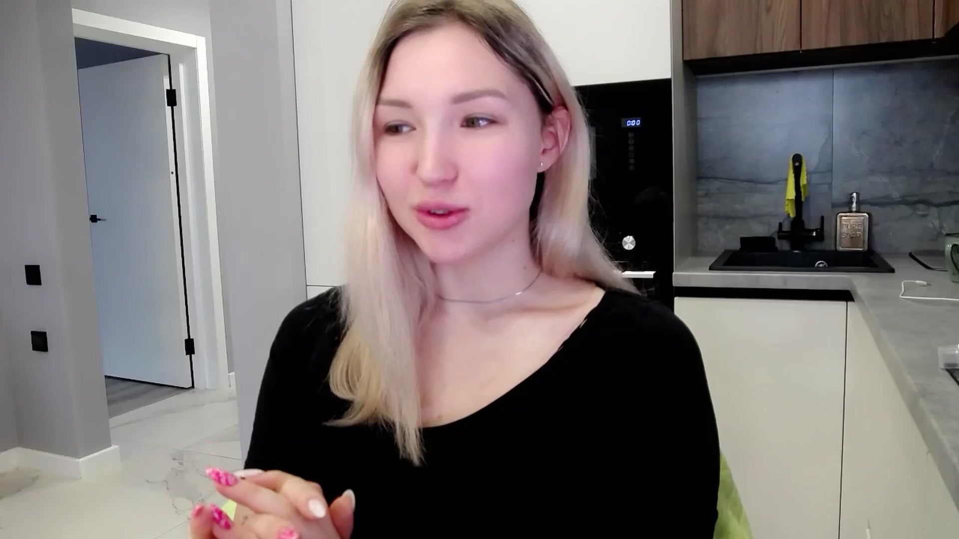 Gallery image thumbnail from Ashley_cutie_'s myfreecams stream on, 04/15/2024, 07:16 image 6 of 20