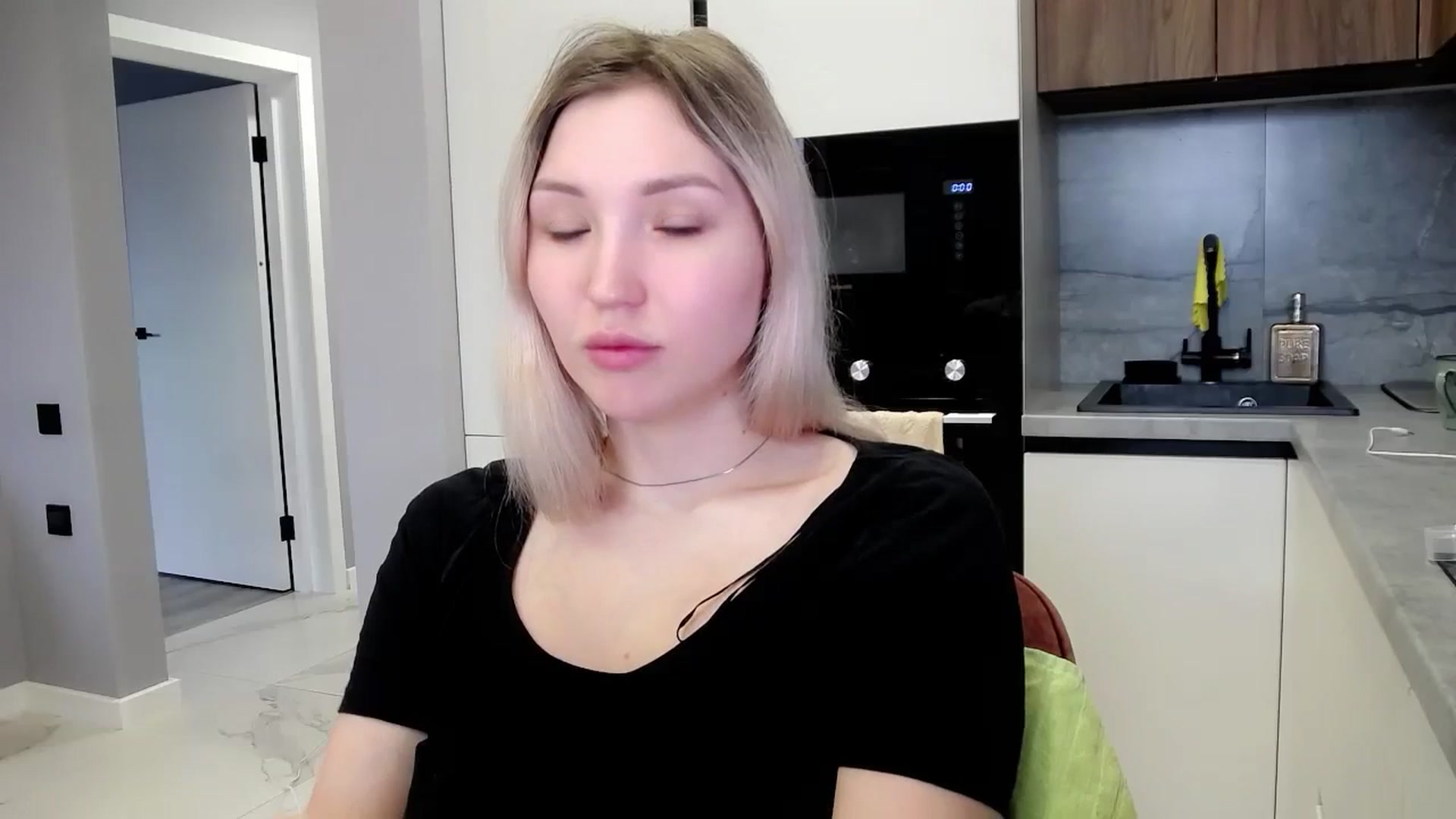 Gallery image thumbnail from Ashley_cutie_'s myfreecams stream on, 04/15/2024, 07:16 image 13 of 20