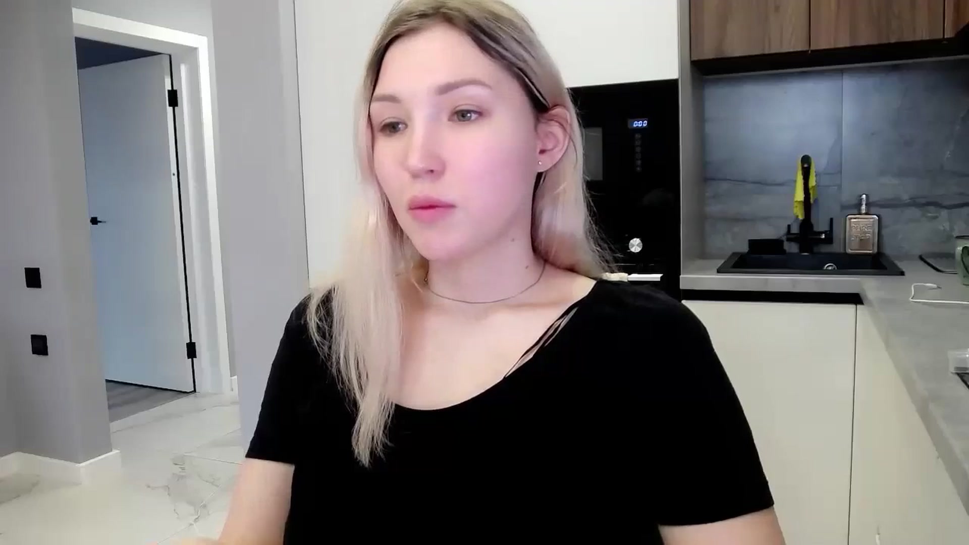 Gallery image thumbnail from Ashley_cutie_'s myfreecams stream on, 04/15/2024, 07:16 image 8 of 20