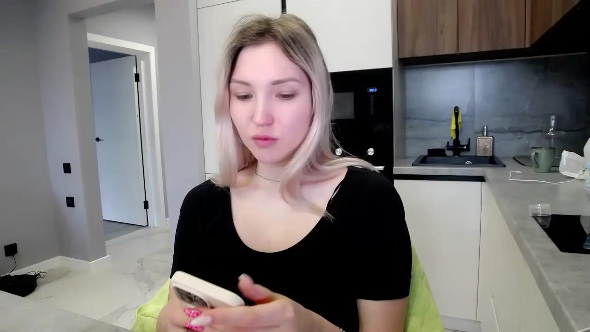 Gallery image thumbnail from Ashley_cutie_'s myfreecams stream on, 04/15/2024, 07:16 image 3 of 20