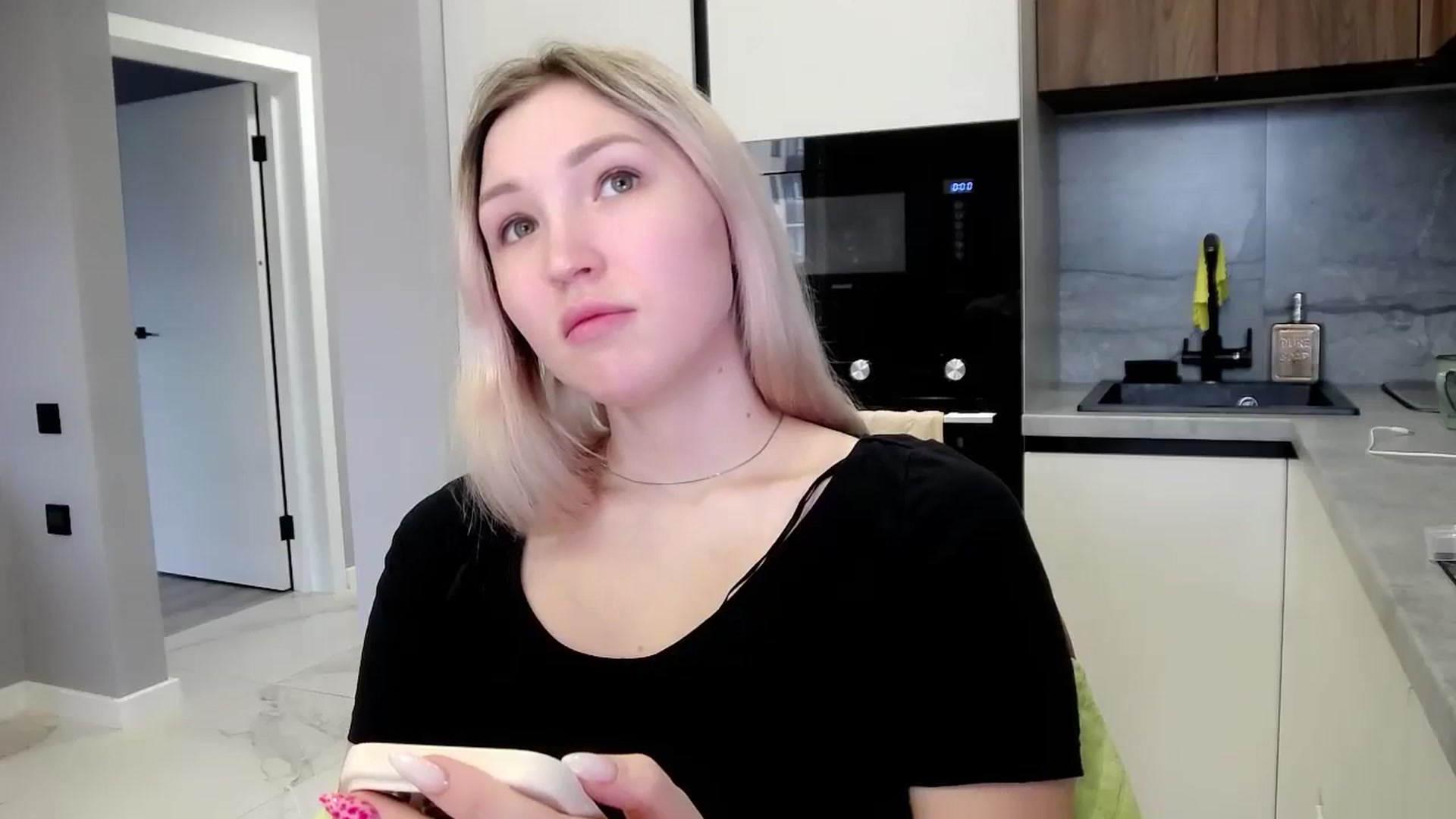 Gallery image thumbnail from Ashley_cutie_'s myfreecams stream on, 04/15/2024, 07:16 image 11 of 20