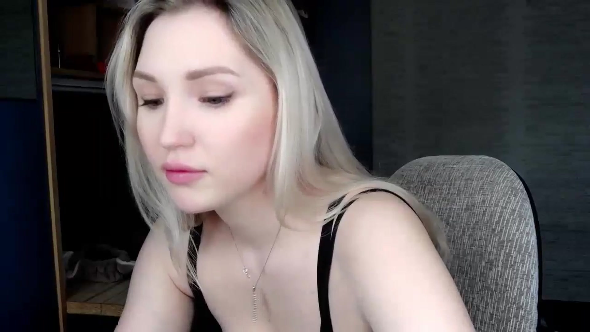 Gallery image thumbnail from Ashley_cutie_'s myfreecams stream on, 04/27/2024, 09:12 image 10 of 20