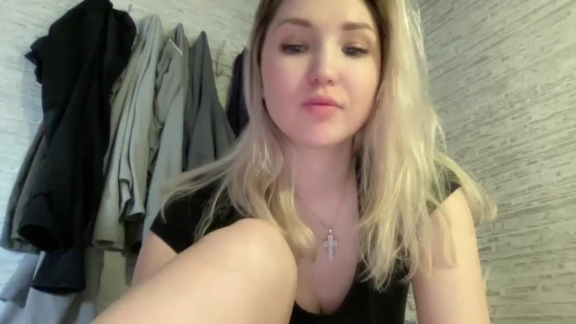 Gallery image thumbnail from Ashley_cutie_'s myfreecams stream on, 05/07/2024, 09:53 image 15 of 20