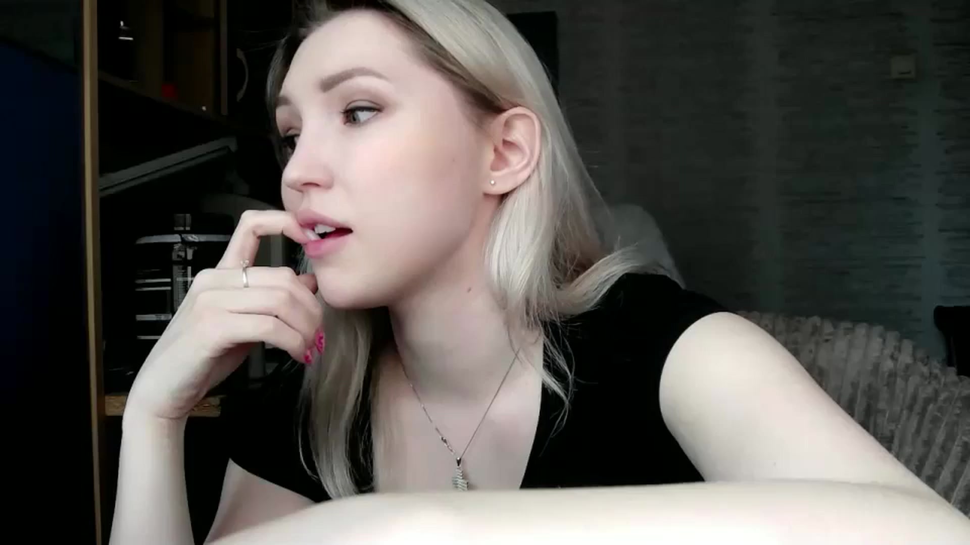 Gallery image thumbnail from Ashley_cutie_'s myfreecams stream on, 05/09/2024, 09:50 image 10 of 20