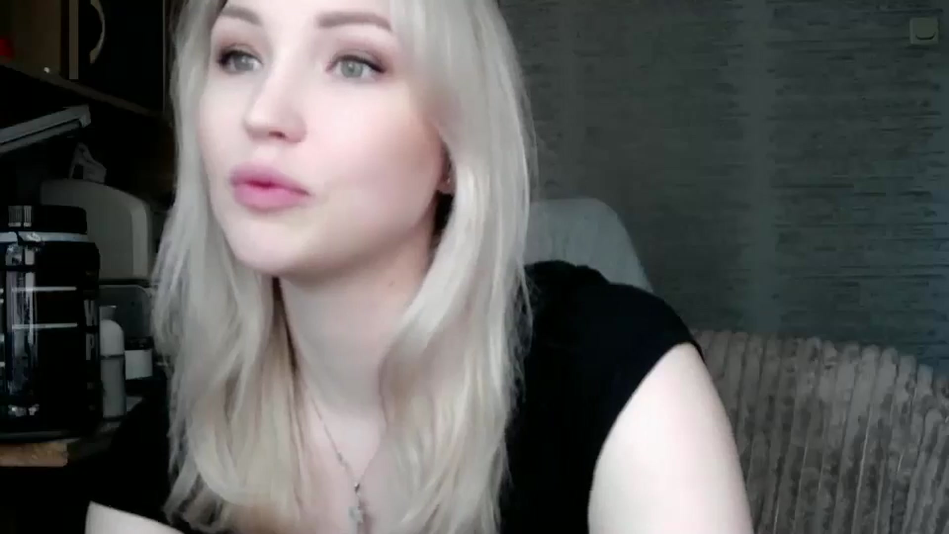 Gallery image thumbnail from Ashley_cutie_'s myfreecams stream on, 05/09/2024, 09:50 image 18 of 20