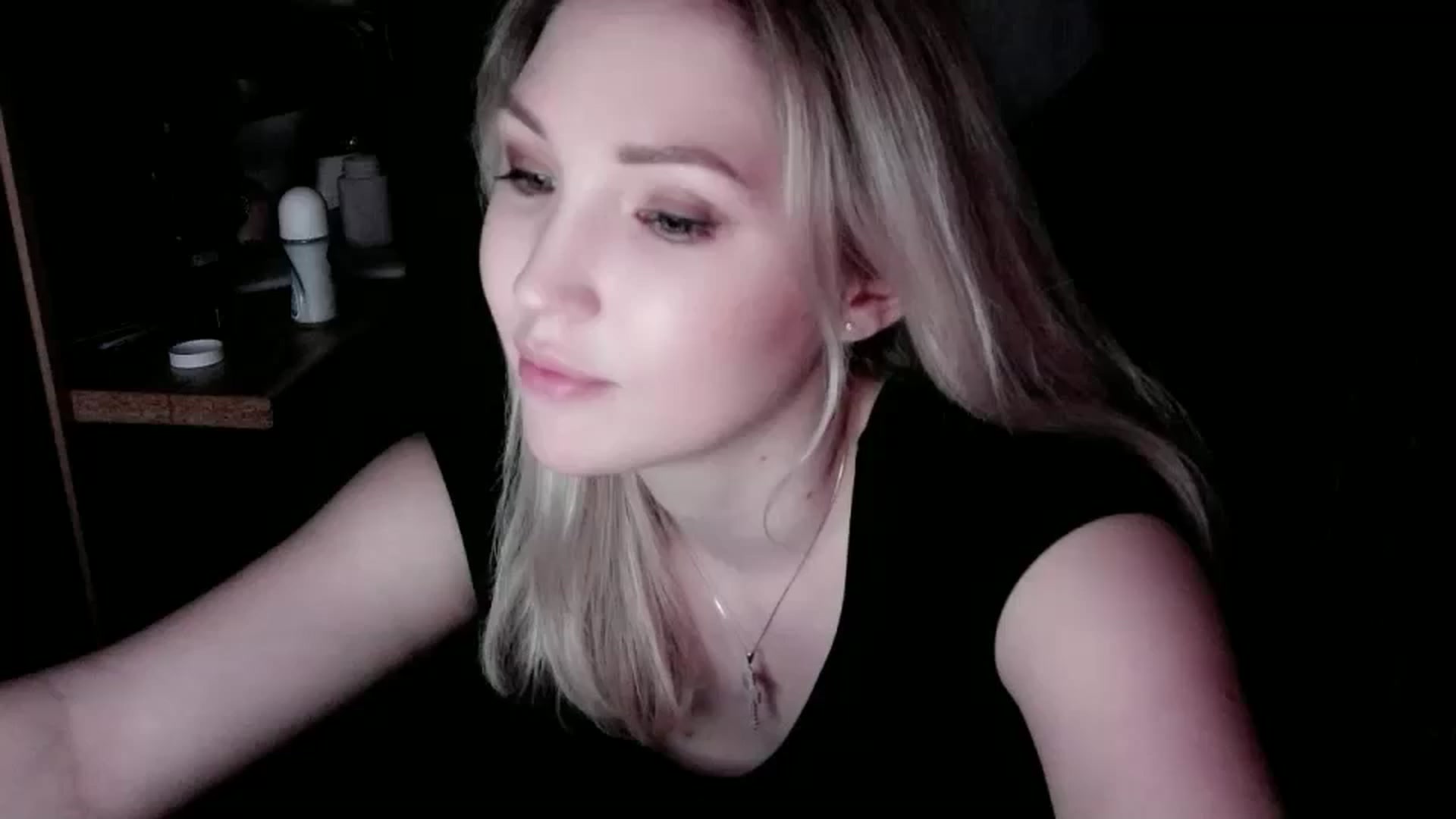 Gallery image thumbnail from Ashley_cutie_'s myfreecams stream on, 05/09/2024, 12:23 image 10 of 20