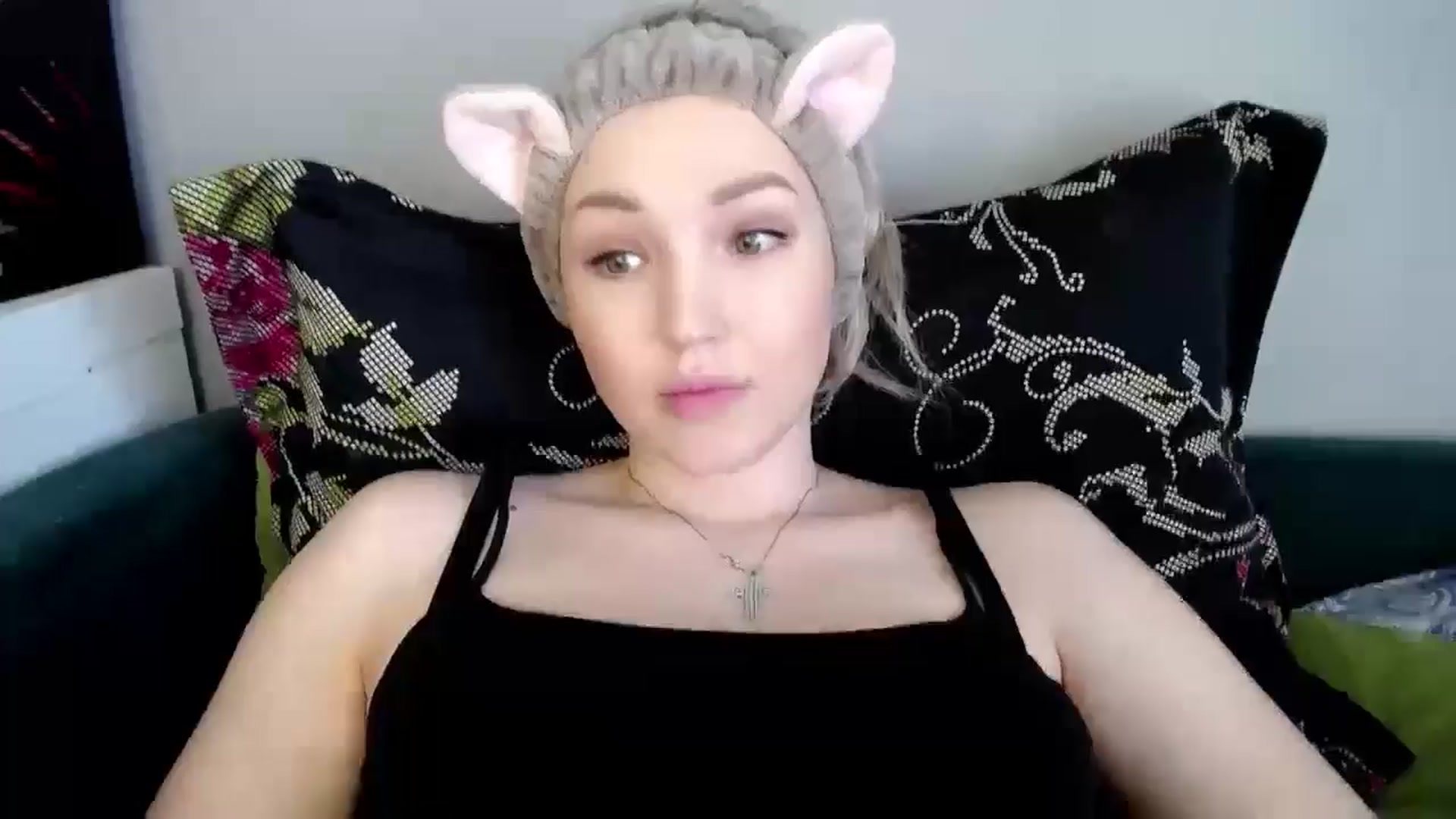 Gallery image thumbnail from Ashley_cutie_'s myfreecams stream on, 05/22/2024, 10:00 image 16 of 20