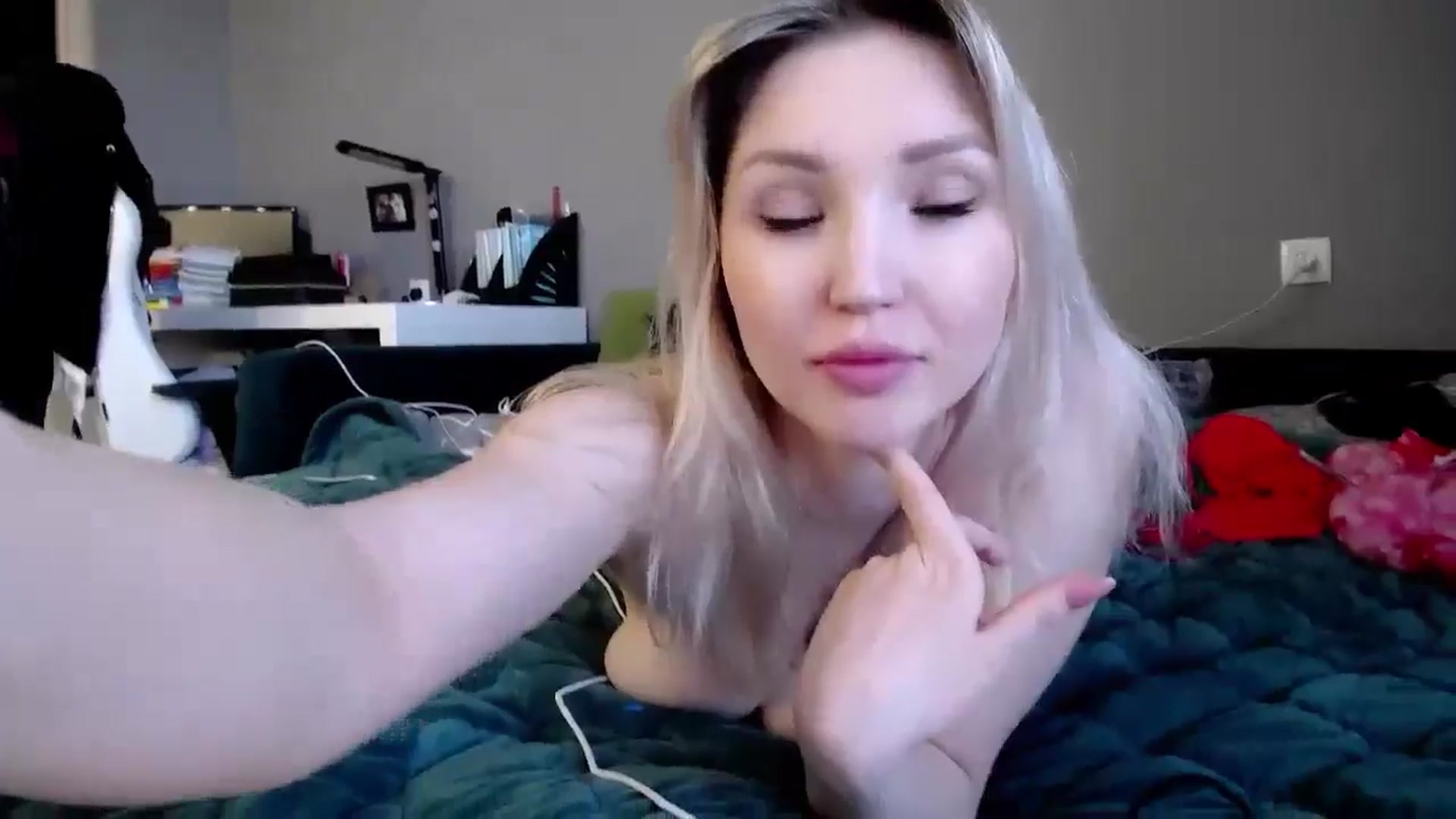 Gallery image thumbnail from Ashley_cutie_'s myfreecams stream on, 05/23/2024, 08:11 image 7 of 20