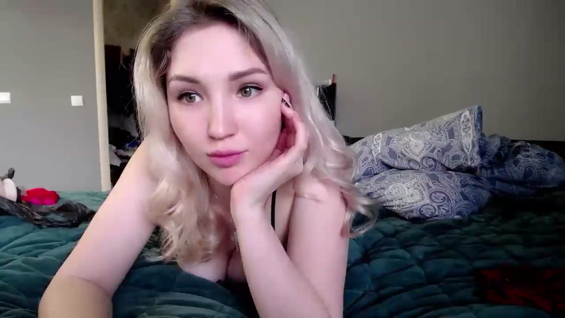 Gallery image thumbnail from Ashley_cutie_'s myfreecams stream on, 05/27/2024, 14:09 image 16 of 20