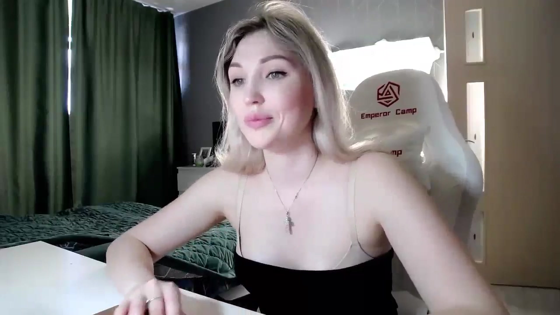 Gallery image thumbnail from Ashley_cutie_'s myfreecams stream on, 06/13/2024, 09:49 image 6 of 20