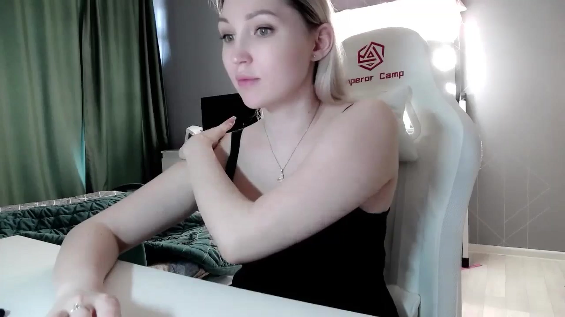 Gallery image thumbnail from Ashley_cutie_'s myfreecams stream on, 06/15/2024, 09:48 image 15 of 20