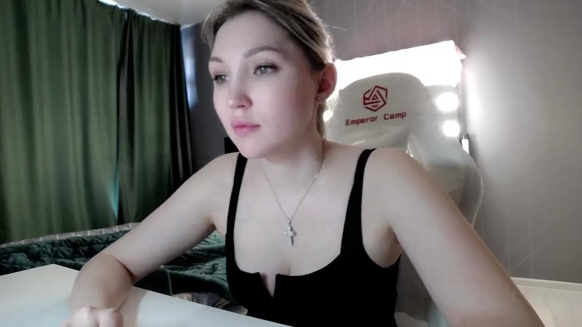 Gallery image thumbnail from Ashley_cutie_'s myfreecams stream on, 06/15/2024, 09:48 image 11 of 20