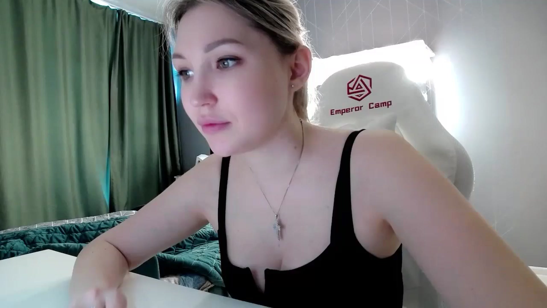 Gallery image thumbnail from Ashley_cutie_'s myfreecams stream on, 06/15/2024, 09:48 image 1 of 20