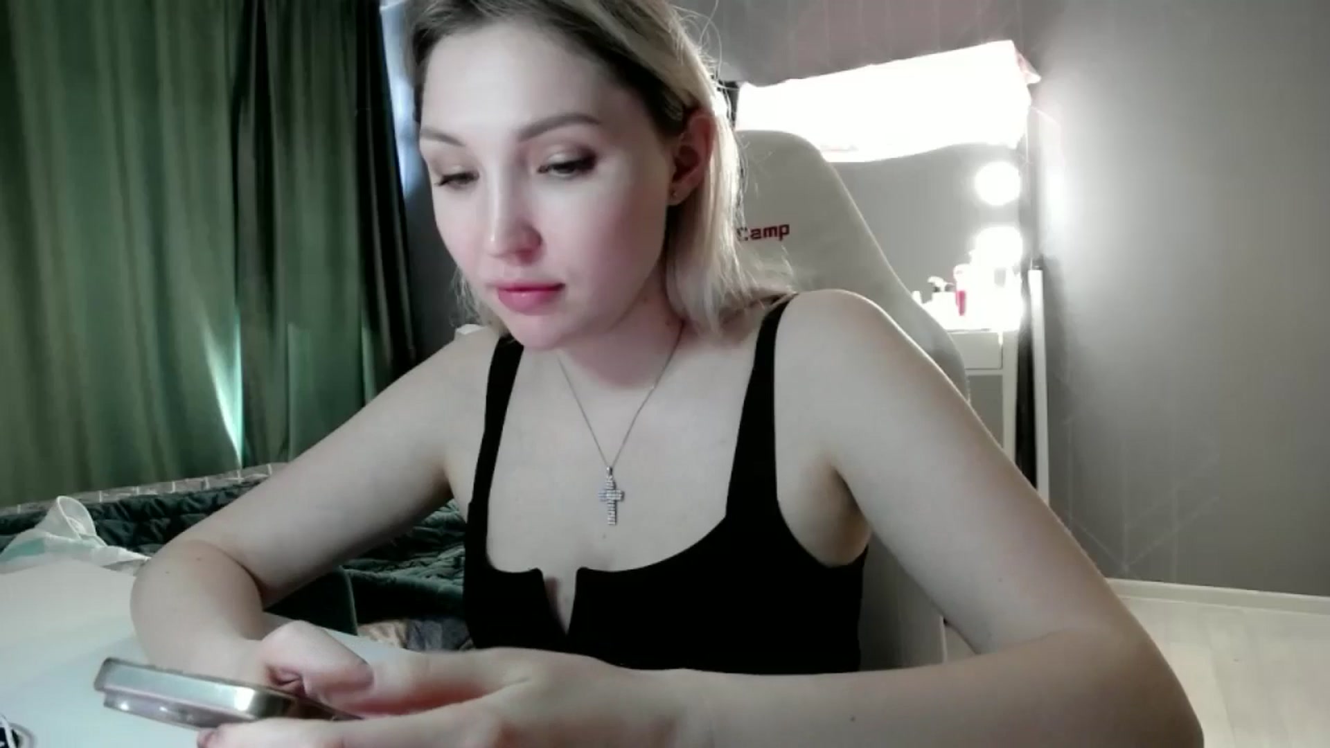 Gallery image thumbnail from Ashley_cutie_'s myfreecams stream on, 06/15/2024, 11:40 image 8 of 20