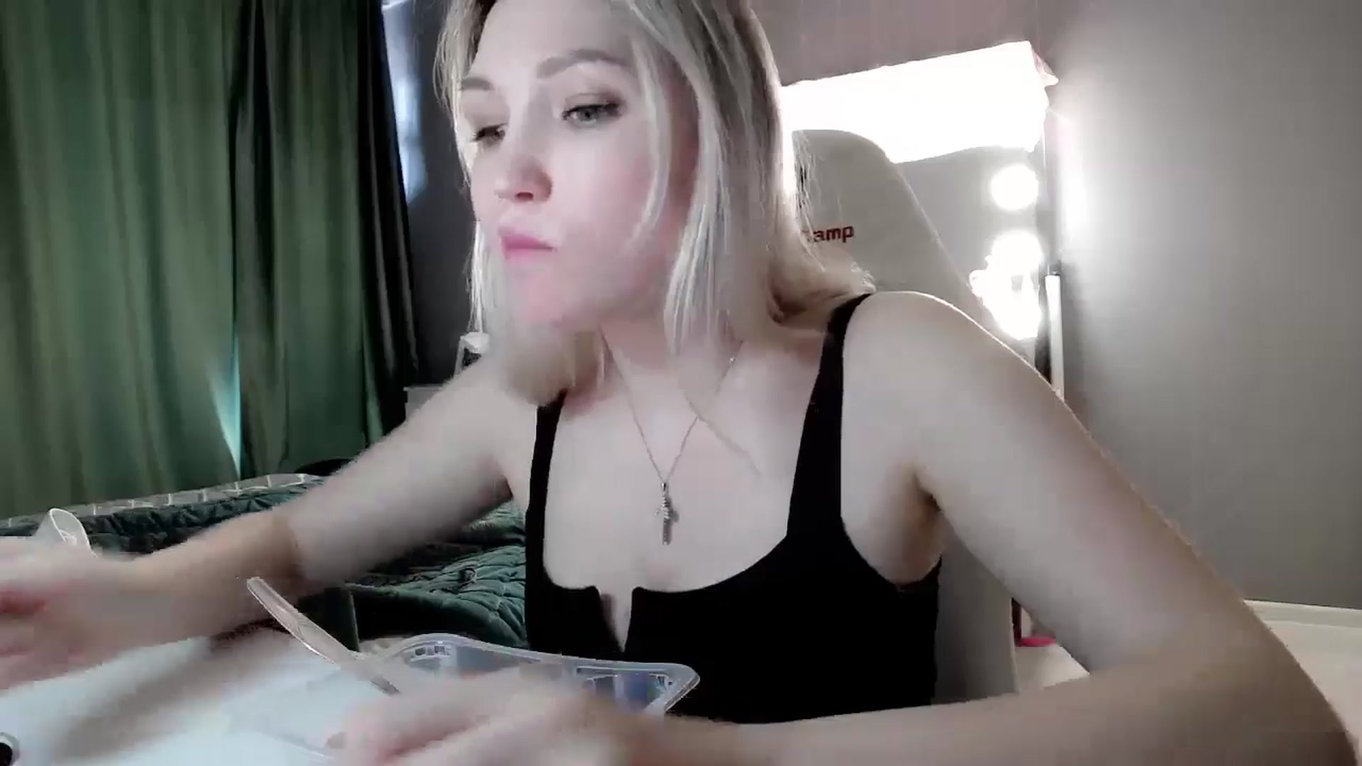 Gallery image thumbnail from Ashley_cutie_'s myfreecams stream on, 06/15/2024, 11:40 image 4 of 20