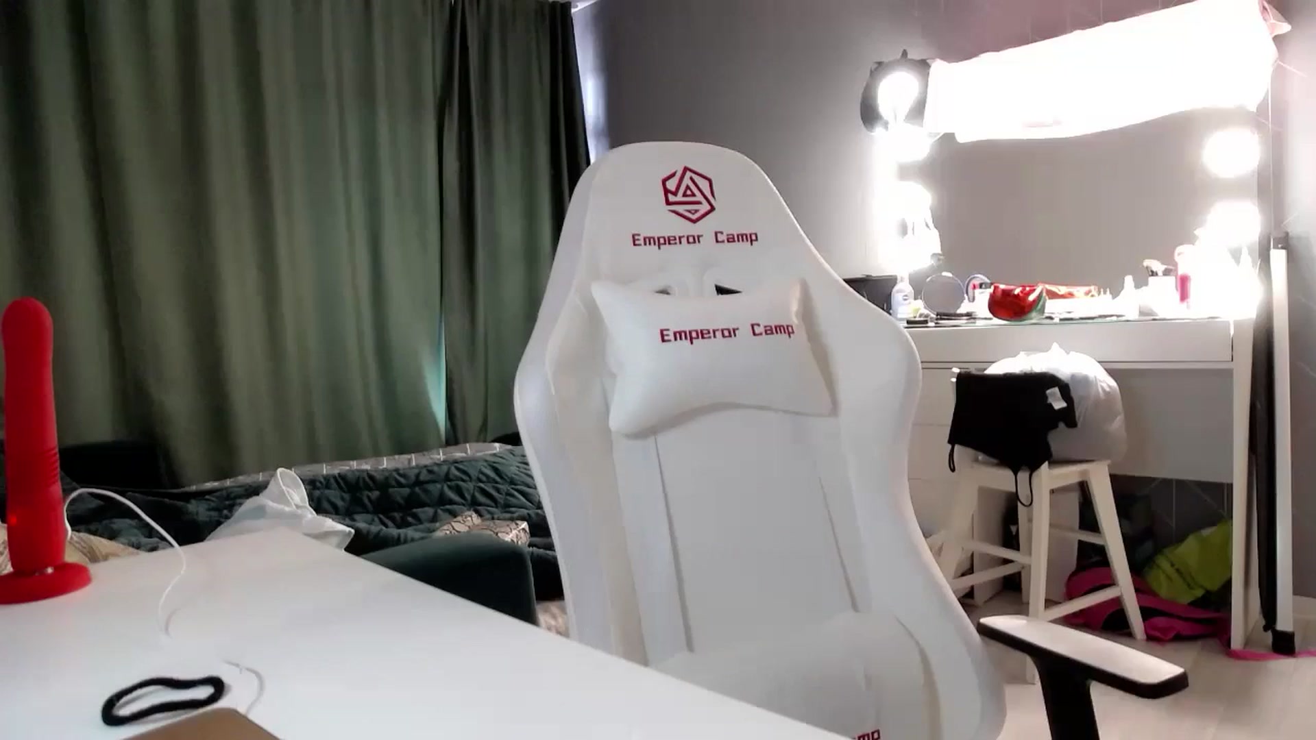 Gallery image thumbnail from Ashley_cutie_'s myfreecams stream on, 06/15/2024, 11:40 image 3 of 20