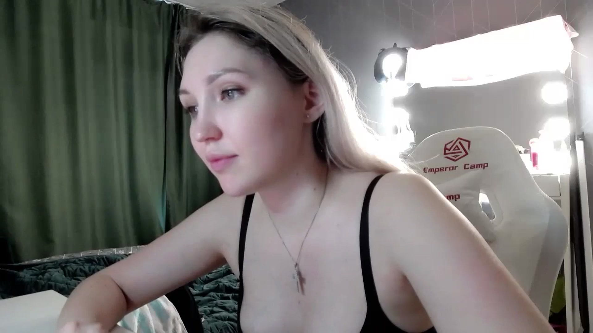 Gallery image thumbnail from Ashley_cutie_'s myfreecams stream on, 06/15/2024, 14:07 image 9 of 20