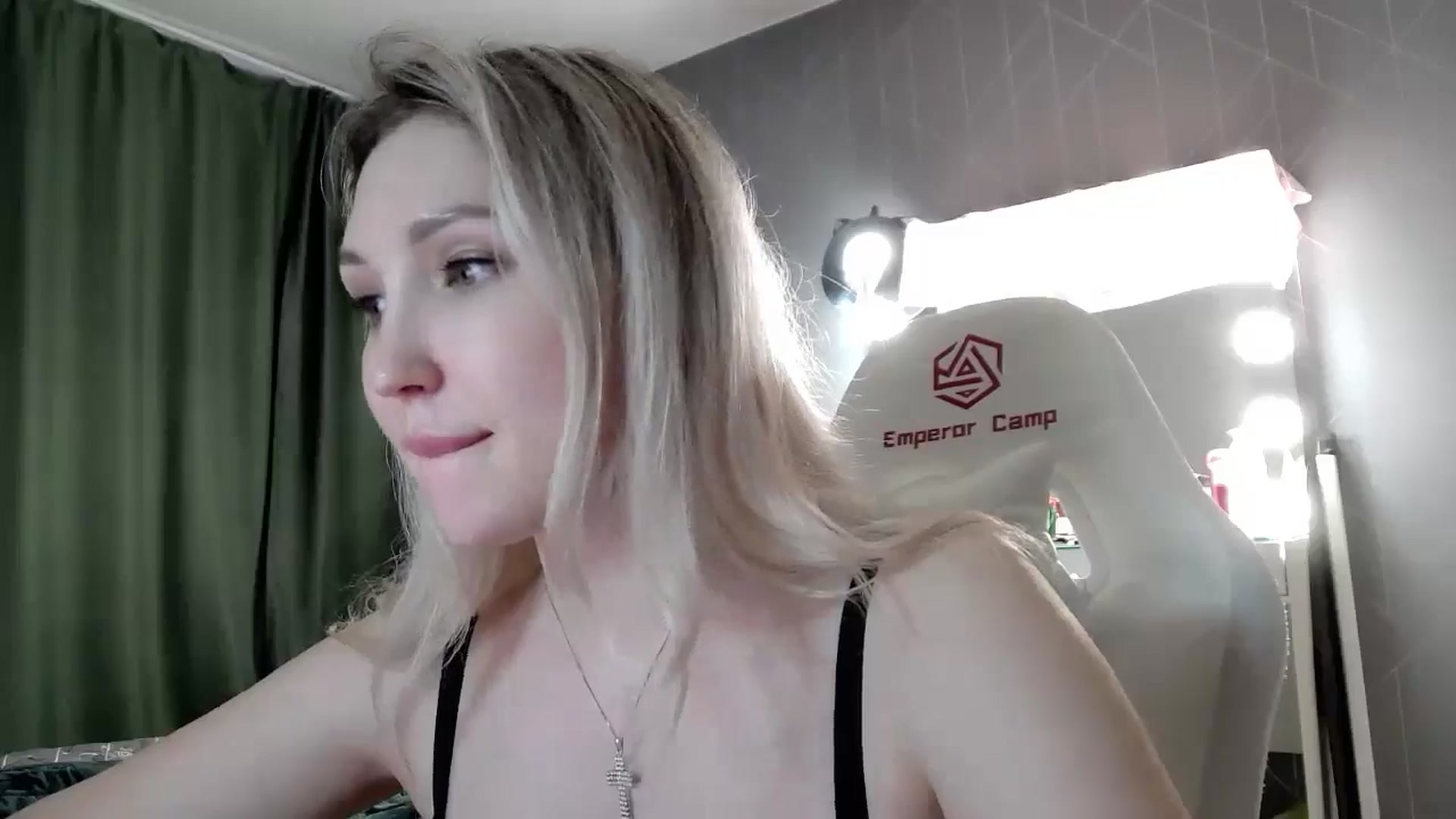 Gallery image thumbnail from Ashley_cutie_'s myfreecams stream on, 06/15/2024, 14:39 image 20 of 20