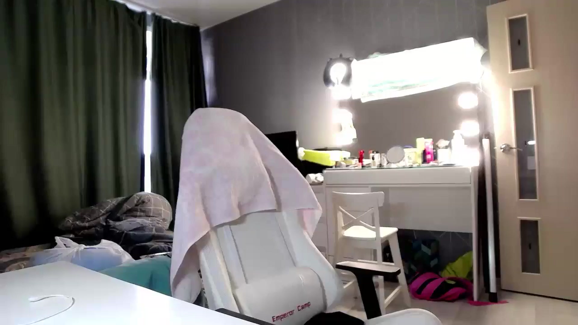 Gallery image thumbnail from Ashley_cutie_'s myfreecams stream on, 06/17/2024, 07:12 image 13 of 20