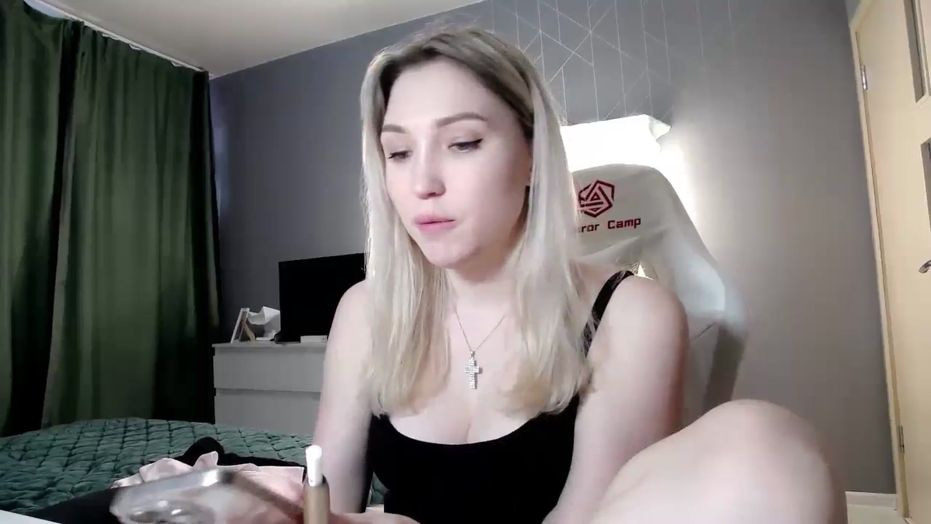 Gallery image thumbnail from Ashley_cutie_'s myfreecams stream on, 06/18/2024, 13:51 image 5 of 20