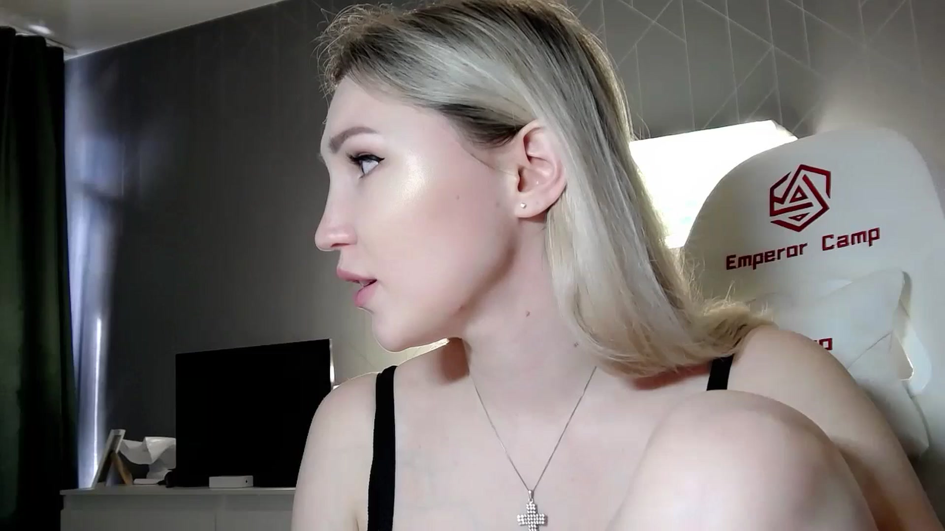 Gallery image thumbnail from Ashley_cutie_'s myfreecams stream on, 06/19/2024, 13:23 image 3 of 20