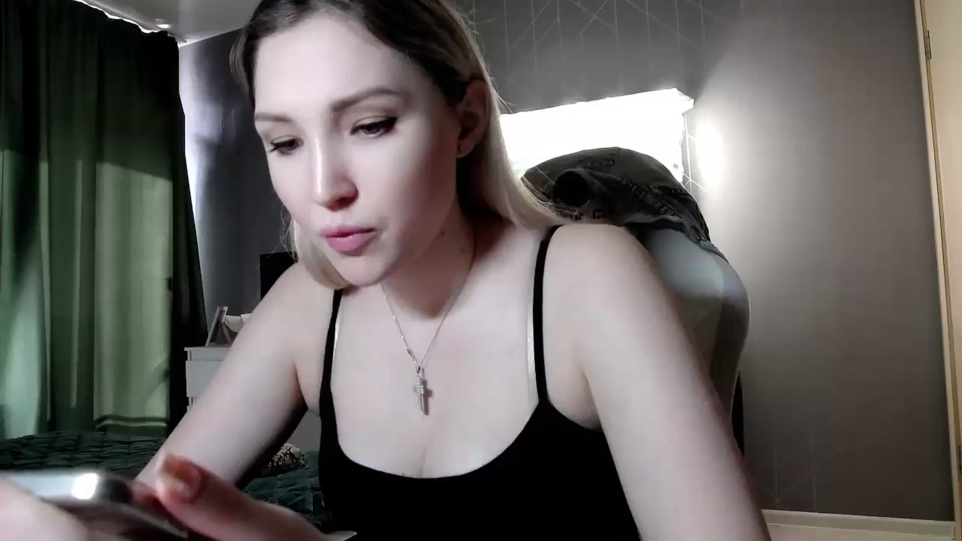 Gallery image thumbnail from Ashley_cutie_'s myfreecams stream on, 06/21/2024, 12:17 image 12 of 20