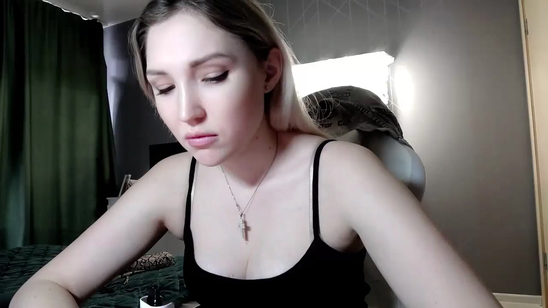 Gallery image thumbnail from Ashley_cutie_'s myfreecams stream on, 06/21/2024, 12:17 image 17 of 20