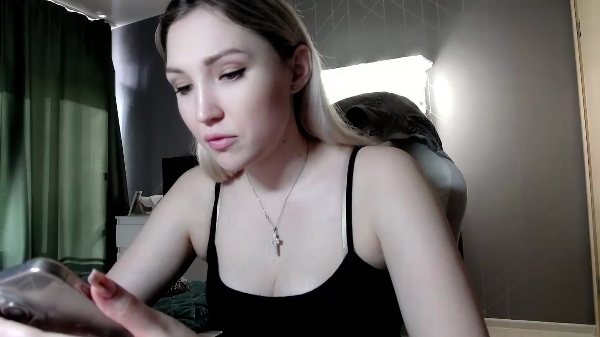 Gallery image thumbnail from Ashley_cutie_'s myfreecams stream on, 06/21/2024, 12:17 image 13 of 20