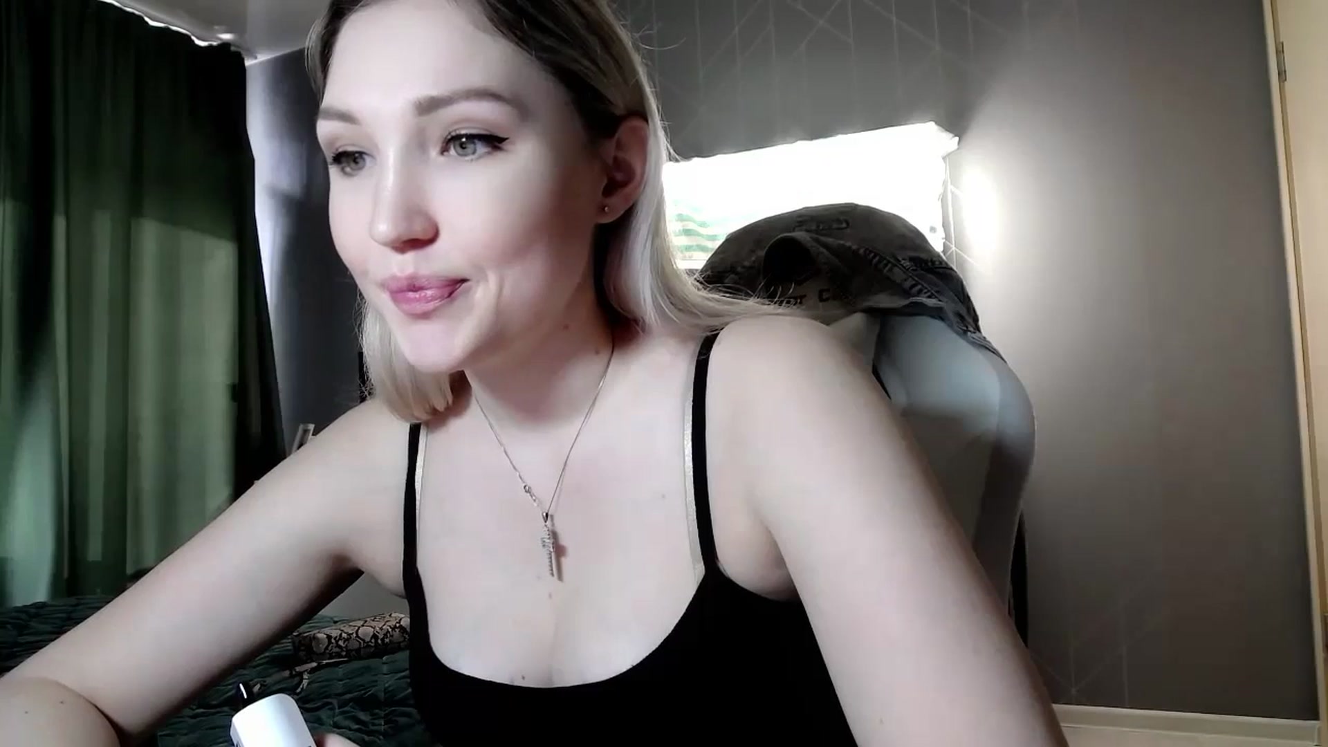Gallery image thumbnail from Ashley_cutie_'s myfreecams stream on, 06/21/2024, 12:17 image 14 of 20