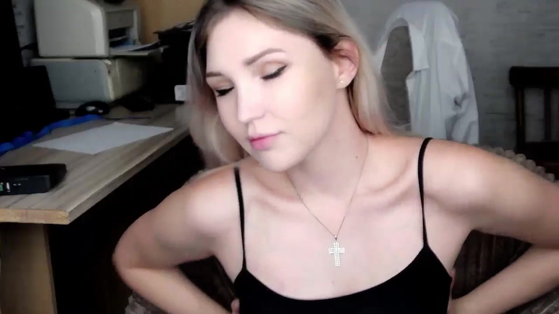 Gallery image thumbnail from Ashley_cutie_'s myfreecams stream on, 08/22/2024, 07:49 image 6 of 20