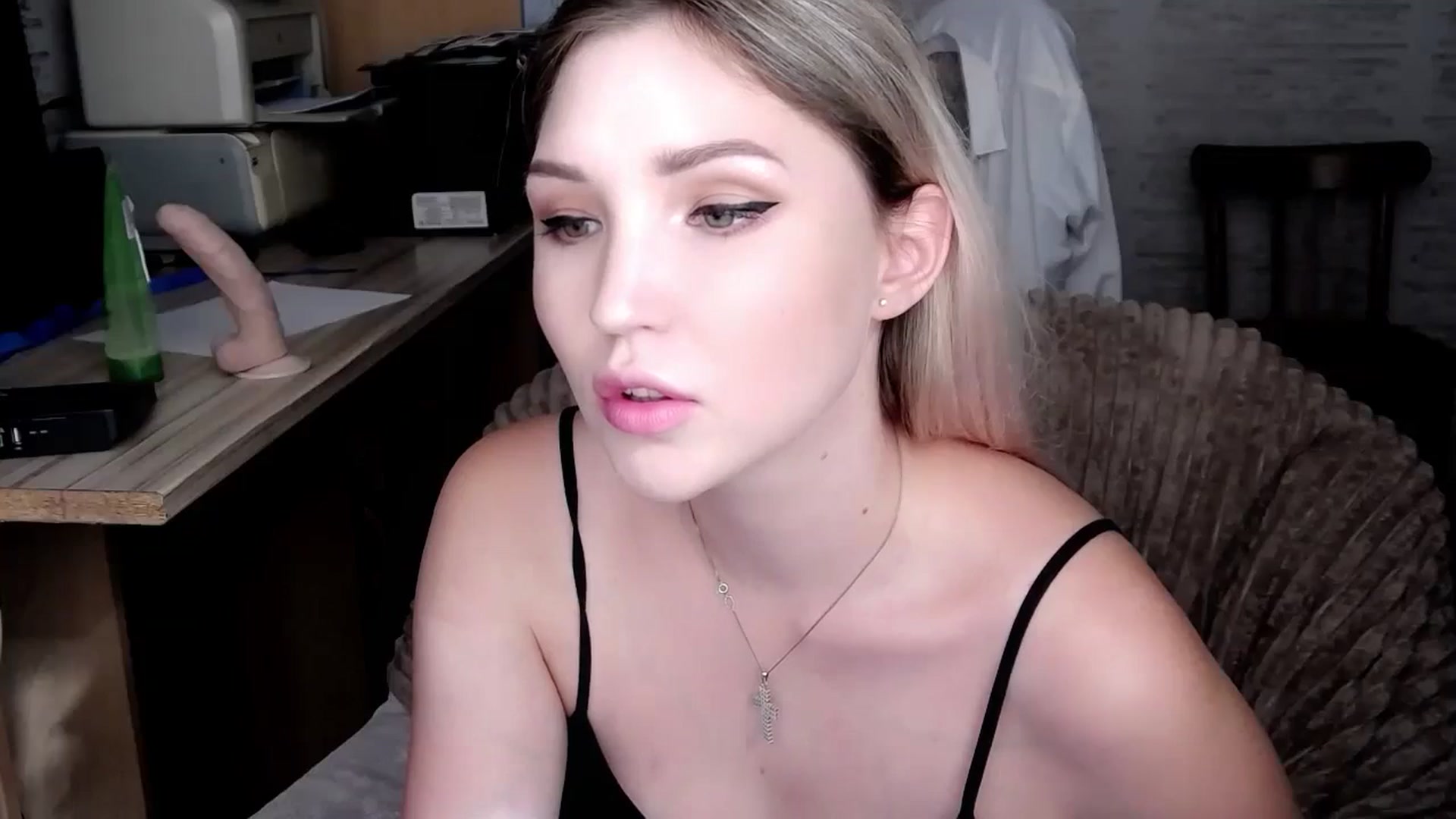 Gallery image thumbnail from Ashley_cutie_'s myfreecams stream on, 08/22/2024, 09:08 image 4 of 20