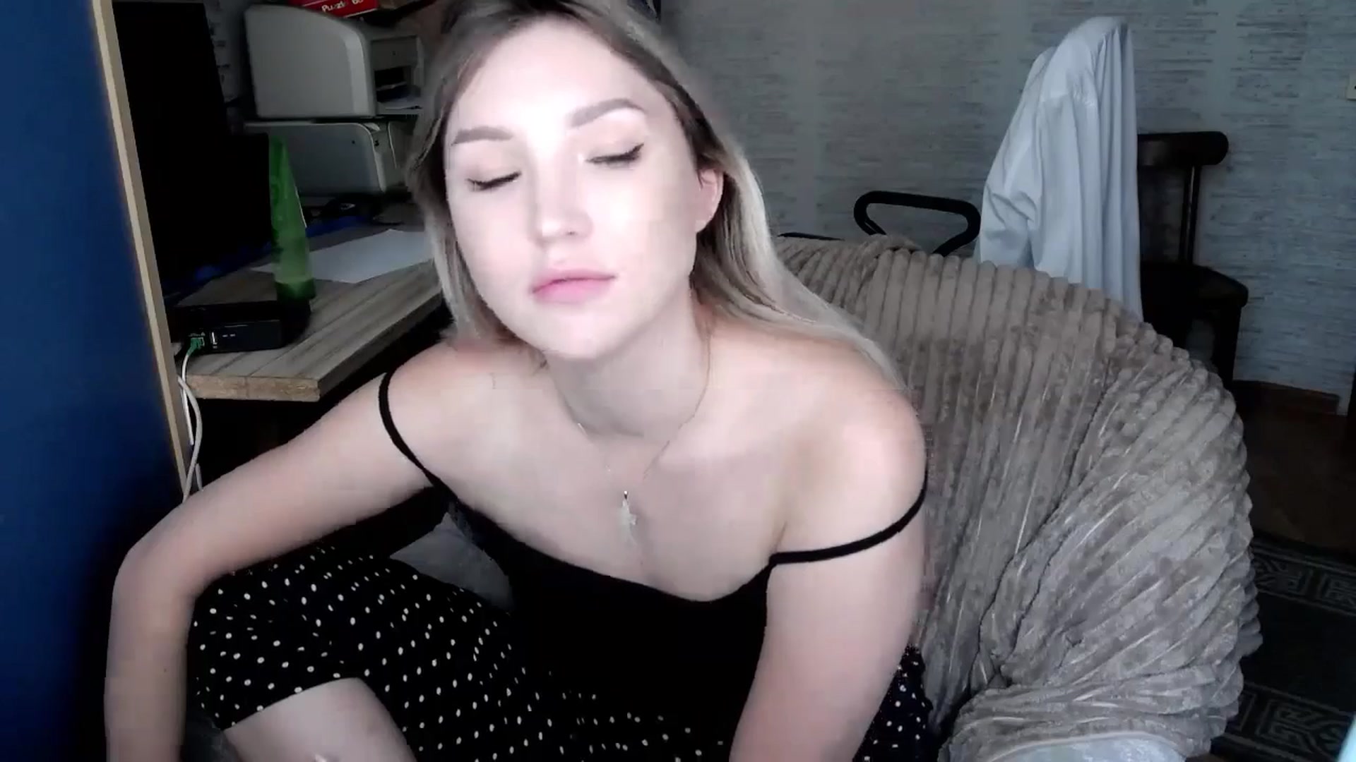 Gallery image thumbnail from Ashley_cutie_'s myfreecams stream on, 08/23/2024, 04:32 image 9 of 20