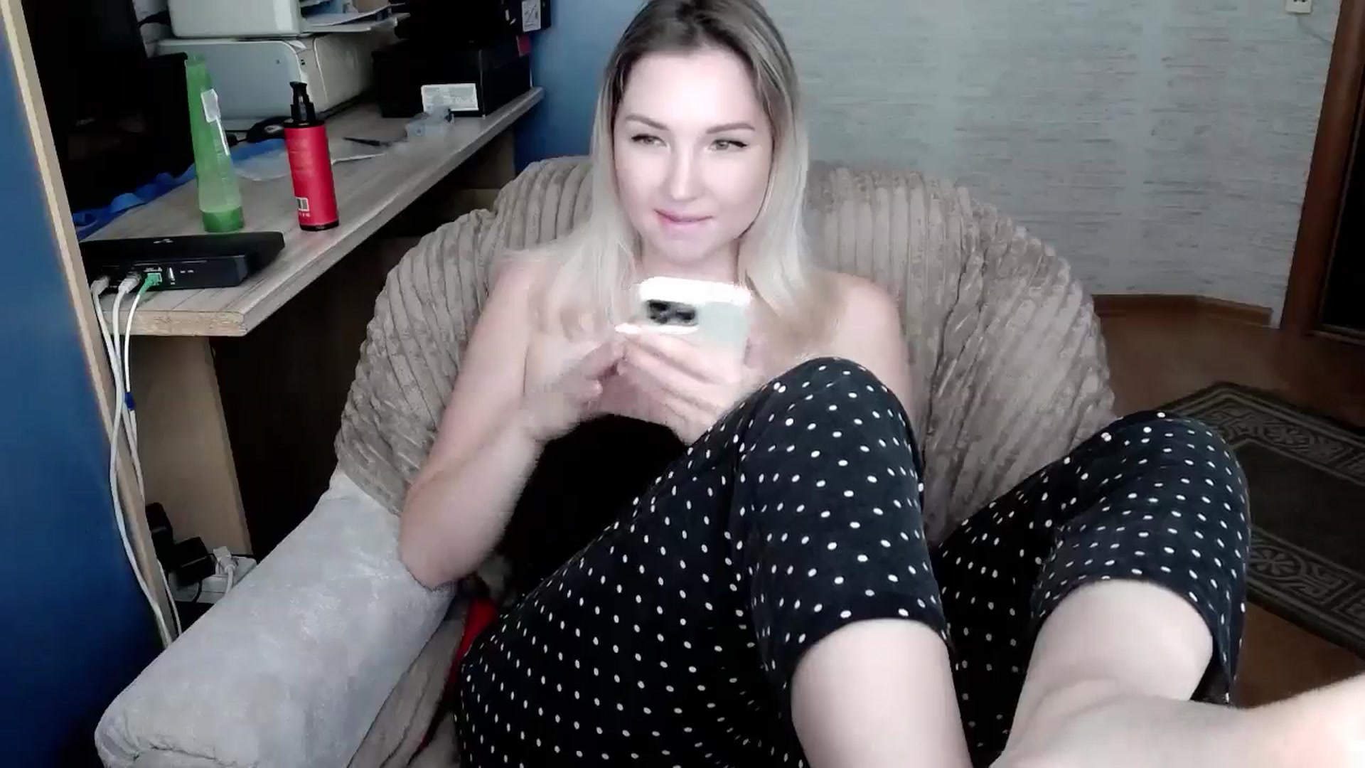 Gallery image thumbnail from Ashley_cutie_'s myfreecams stream on, 08/27/2024, 07:52 image 16 of 20