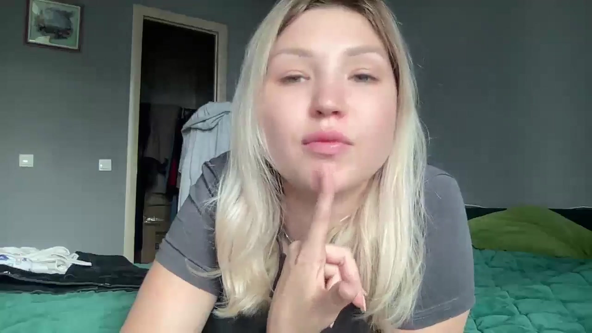 Gallery image thumbnail from Ashley_cutie_'s myfreecams stream on, 08/30/2024, 08:34 image 8 of 20