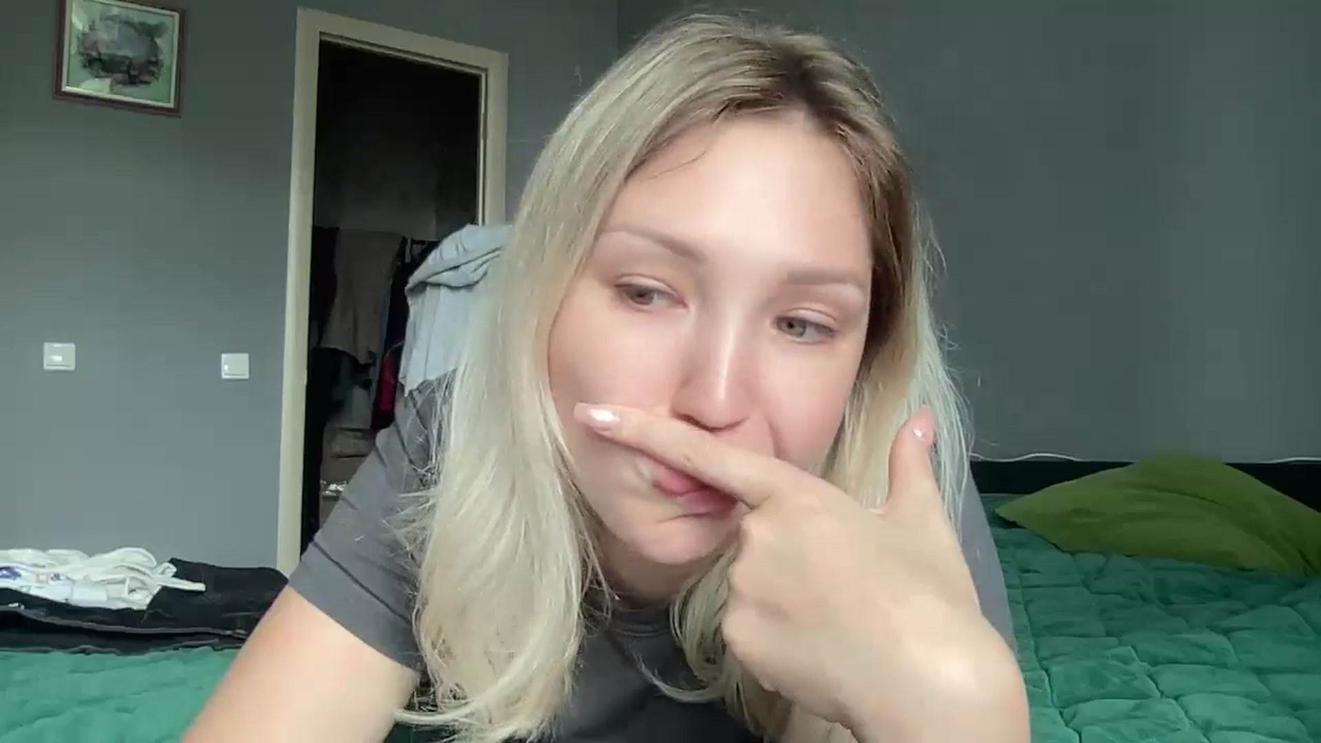 Gallery image thumbnail from Ashley_cutie_'s myfreecams stream on, 08/30/2024, 08:34 image 14 of 20