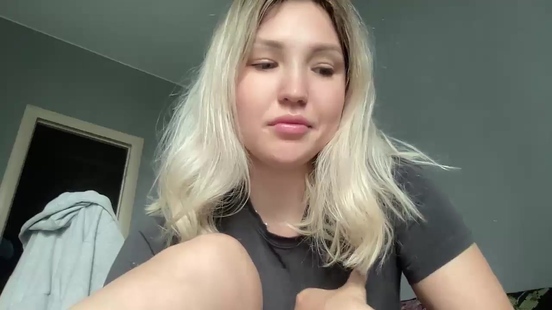Gallery image thumbnail from Ashley_cutie_'s myfreecams stream on, 08/30/2024, 09:40 image 4 of 20
