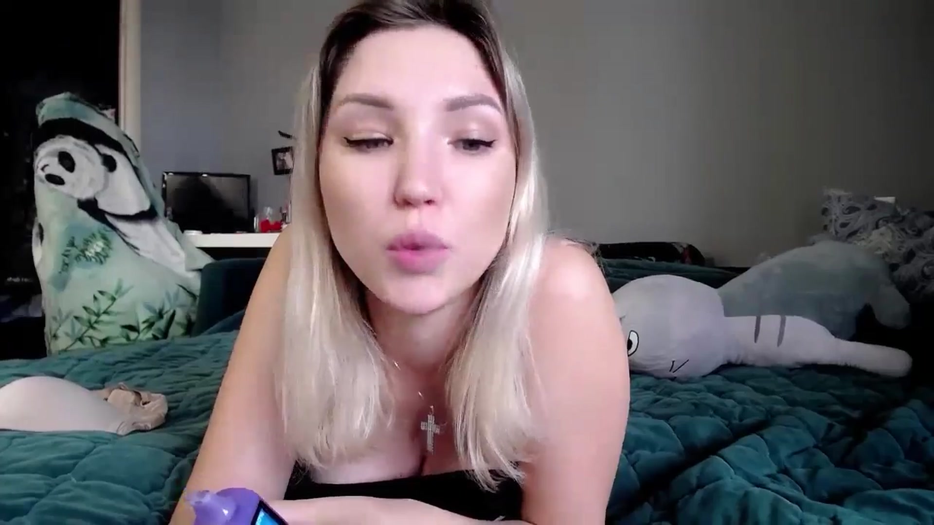 Gallery image thumbnail from Ashley_cutie_'s myfreecams stream on, 09/06/2024, 07:10 image 17 of 20