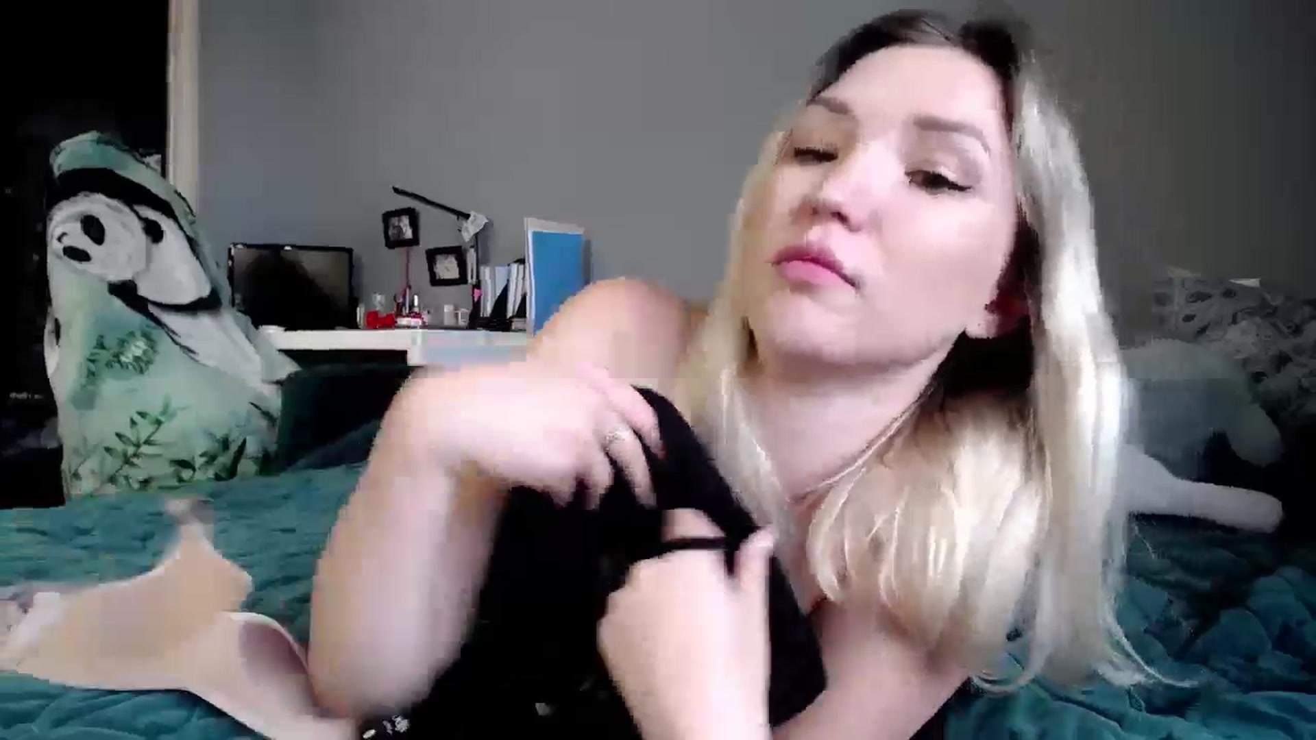 Gallery image thumbnail from Ashley_cutie_'s myfreecams stream on, 09/06/2024, 07:10 image 15 of 20