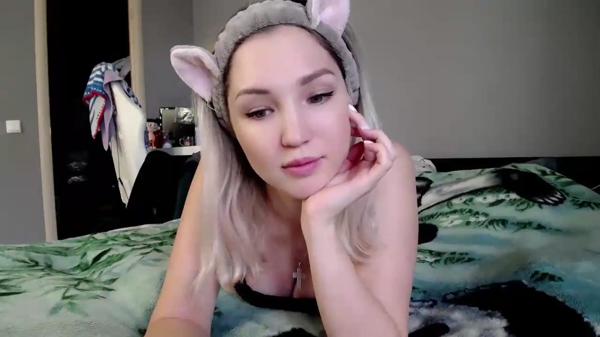 Gallery image thumbnail from Ashley_cutie_'s myfreecams stream on, 09/26/2024, 07:45 image 7 of 20