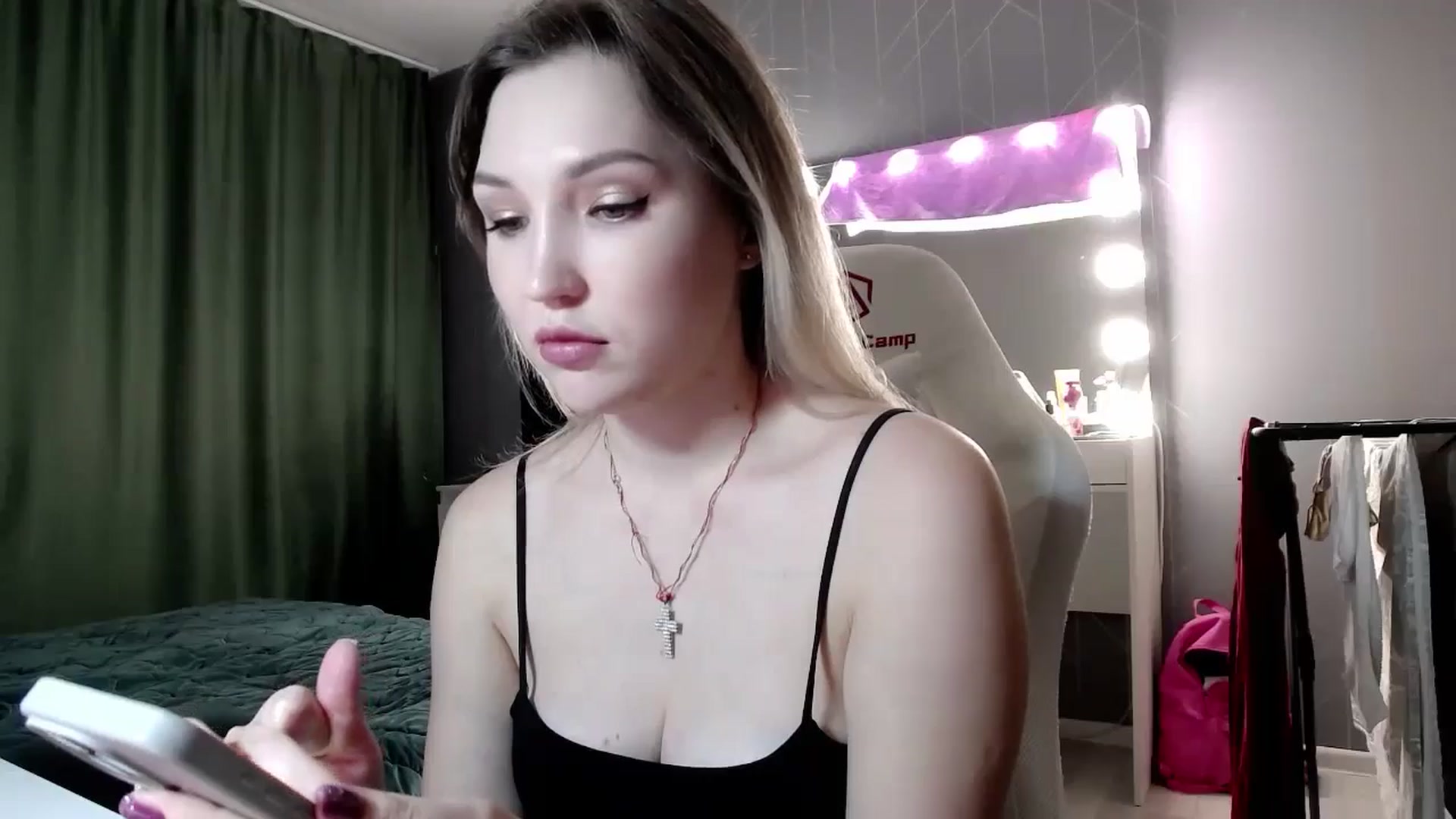 Gallery image thumbnail from Ashley_cutie_'s myfreecams stream on, 10/13/2024, 14:27 image 6 of 20