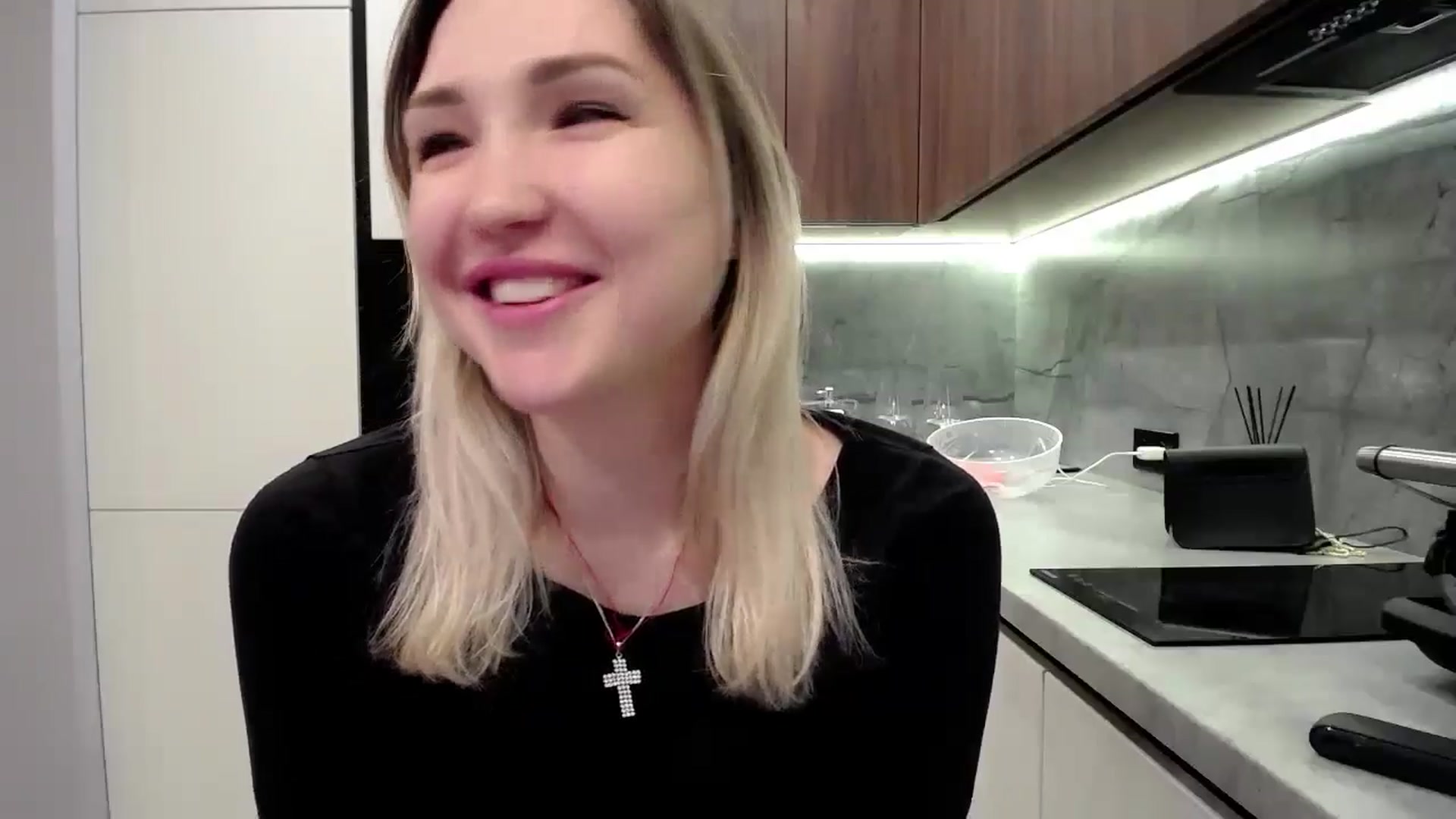 Gallery image thumbnail from Ashley_cutie_'s myfreecams stream on, 10/14/2024, 18:15 image 15 of 20