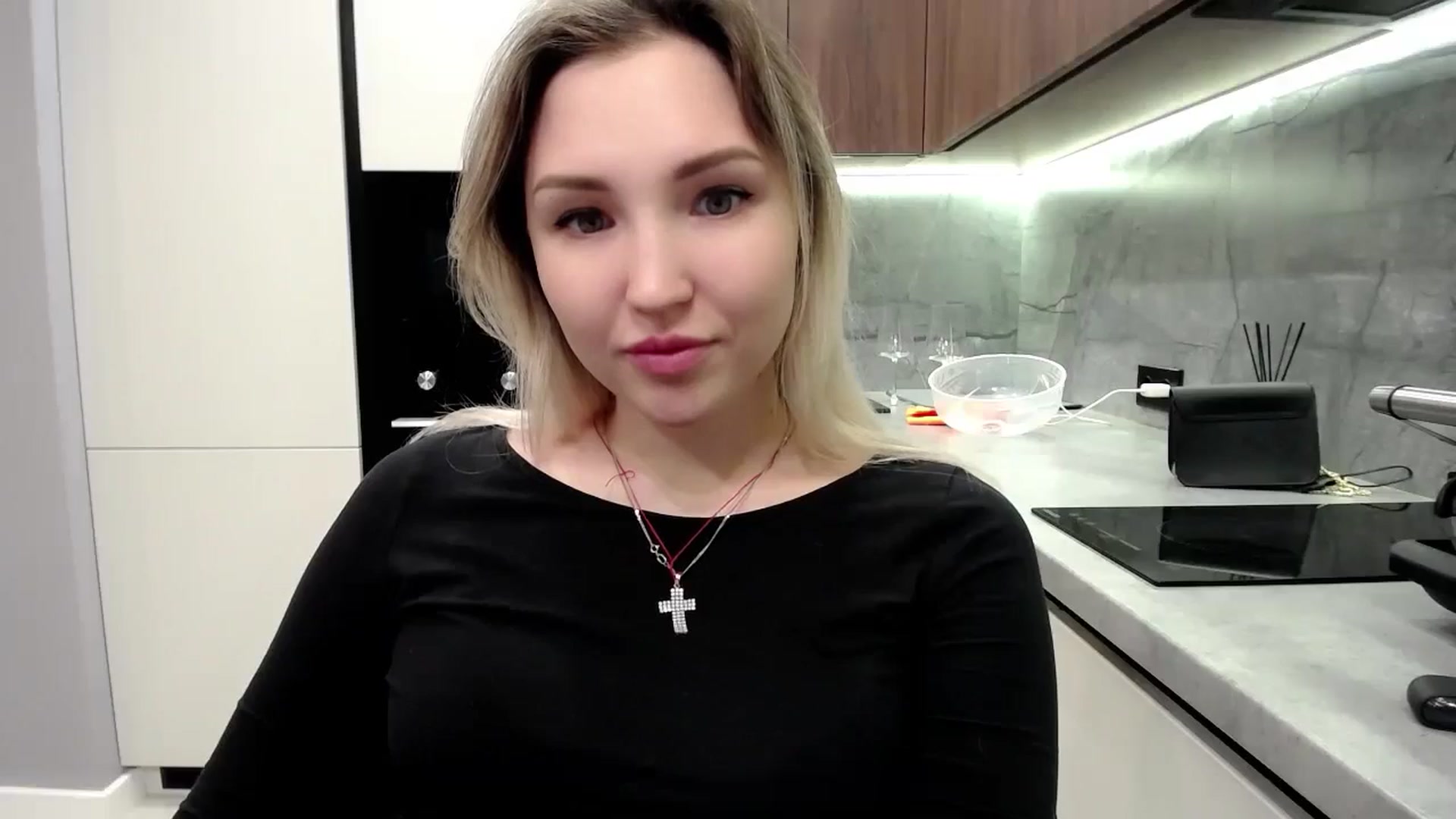 Gallery image thumbnail from Ashley_cutie_'s myfreecams stream on, 10/14/2024, 18:15 image 8 of 20
