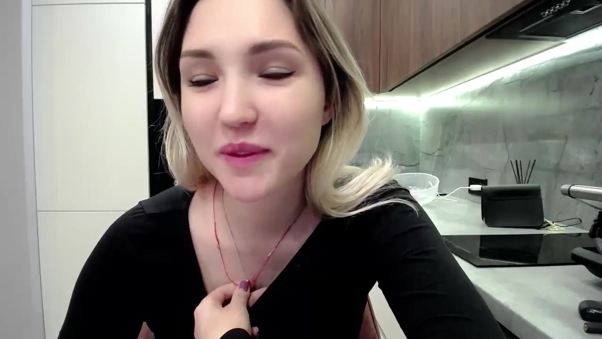 Gallery image thumbnail from Ashley_cutie_'s myfreecams stream on, 10/14/2024, 18:15 image 14 of 20