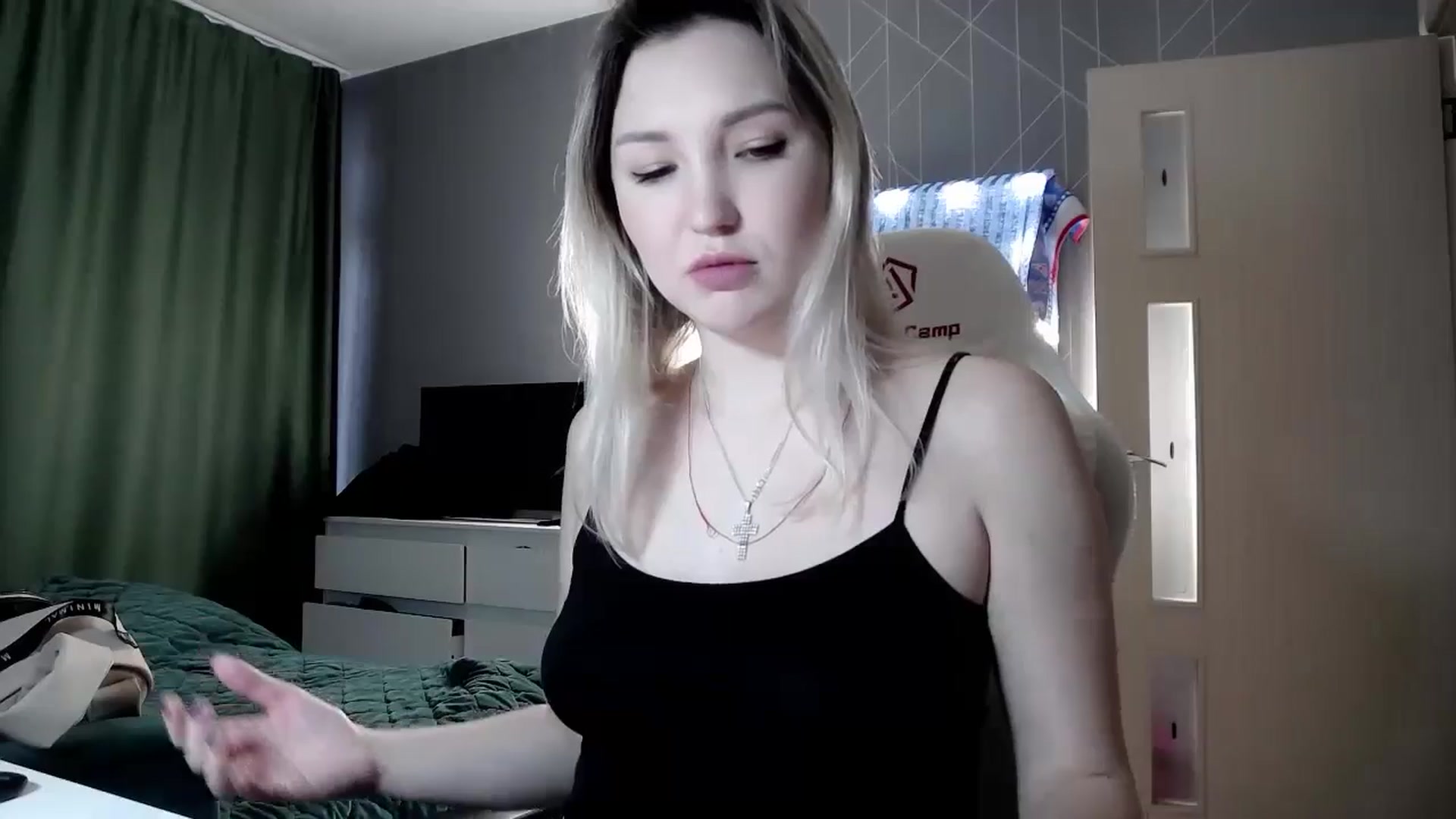 Gallery image thumbnail from Ashley_cutie_'s myfreecams stream on, 10/21/2024, 08:10 image 15 of 20