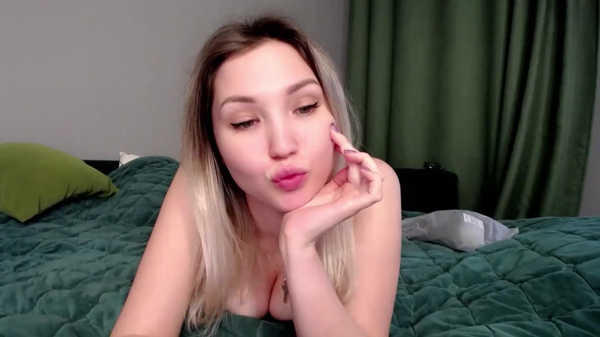 Gallery image thumbnail from Ashley_cutie_'s myfreecams stream on, 10/24/2024, 10:45 image 6 of 20