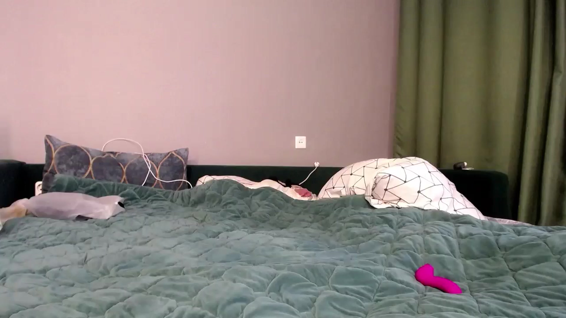 Gallery image thumbnail from Ashley_cutie_'s myfreecams stream on, 10/25/2024, 07:09 image 1 of 20